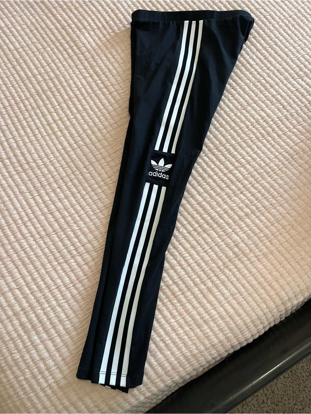 New Adidas Black leggings trefoil tight size 8 fits like a 6